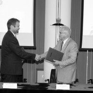 Umowa na budowę wytwórni tlenu dla Projektu EFRA