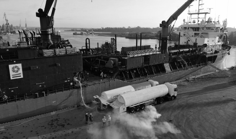 Bunkrowanie LNG w Szczecinie - zdjęcie 2.jpg