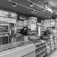 Na stacji dostępna jest oferta restauracji SUBWAY