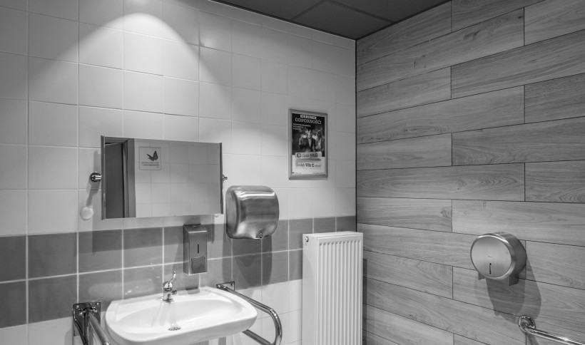 Toaleta dostosowana do potrzeb osób niepełnosprawnych